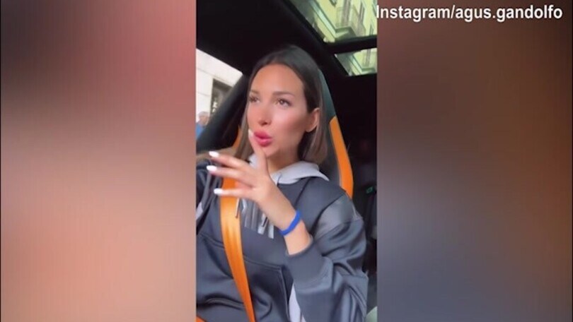 Agustina Gandolfo rivela: "Ecco perchè non parlo italiano sui social..."