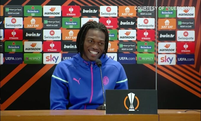 Leao: "In campo per il mister? Vogliamo vincere per il Milan"