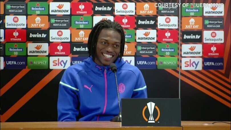 Leao: "In campo per il mister? Vogliamo vincere per il Milan"