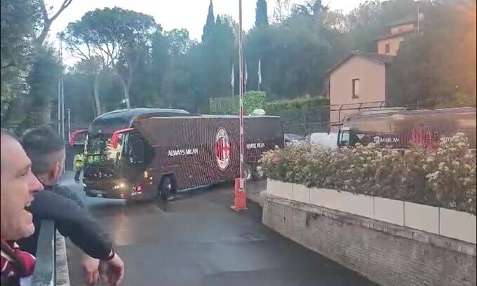Roma-Milan, allo stadio "Olimpico" arriva il pullman rossonero