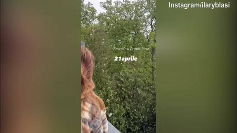 Nevica il 21 aprile a Francoforte, Ilary Blasi: "Succede a...."