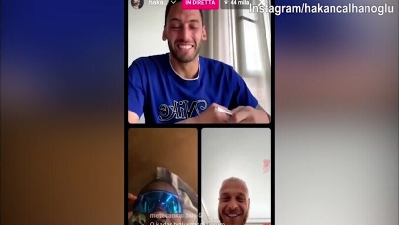 Calhanoglu, risate in diretta social con Thuram e Dimarco