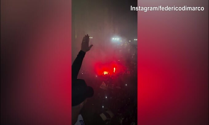 Inter, festa grandissima con i tifosi per Dimarco
