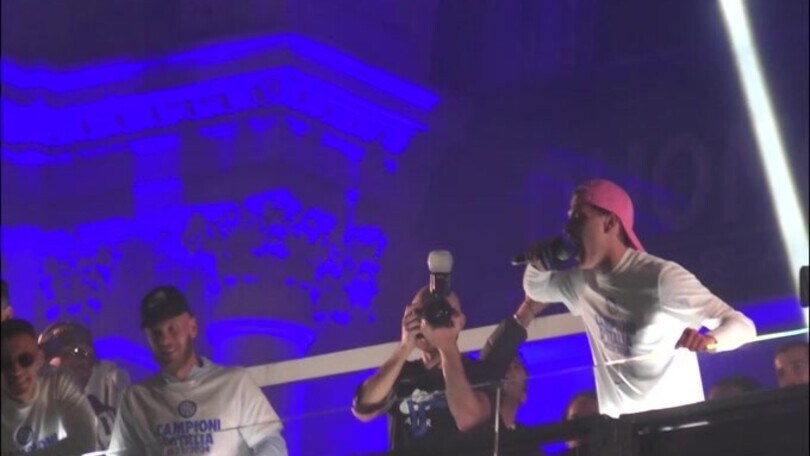 Inter, Barella show e Calhanoglu "stuzzica" il Milan: "Chi non salta rossonero è..."