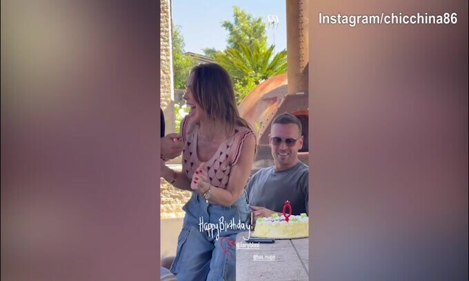 Proseguono i festeggiamenti per il compleanno di Ilary Blasi