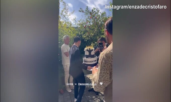 Enzo Miccio compie 53 anni, lady D'Ambrosio balla e canta alla festa