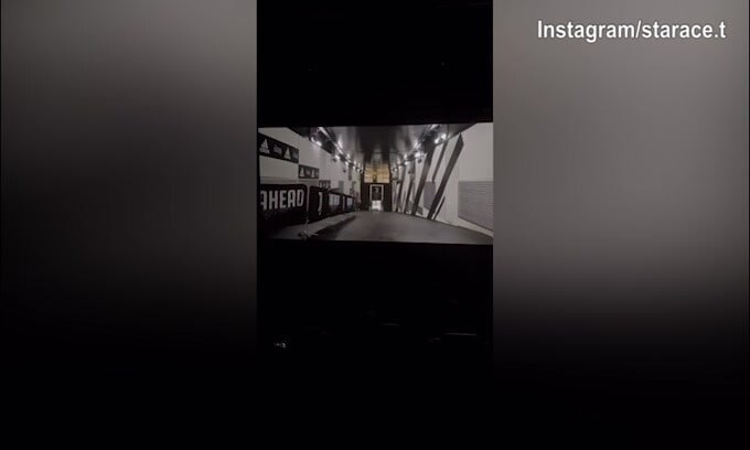 Film Scudetto Napoli, Starace canta "la capolista se ne va..." lasciando lo Stadium