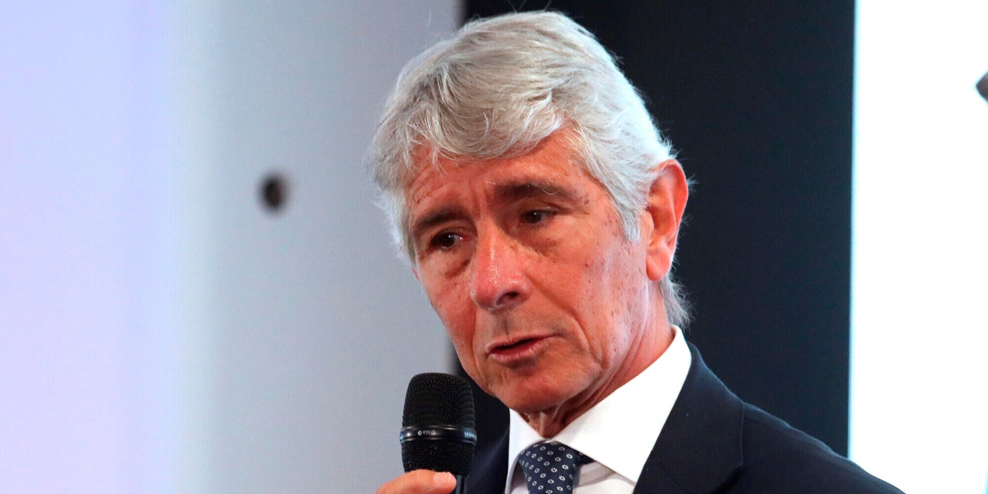 Macché agenzia governativa sui bilanci. Caro Abodi, ci parli degli stadi che fanno pena