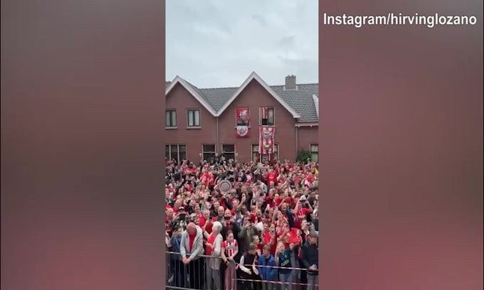 Psv campione d'Olanda: Lozano in festa, il centrocampista non dimentica Napoli