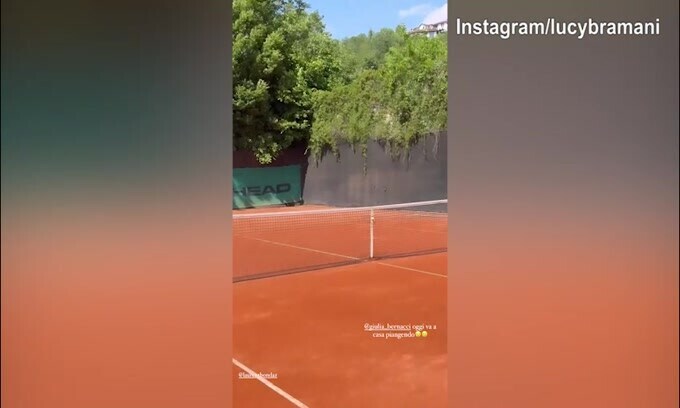 Sconfitta a tennis per lady Fagioli, Lucia Bramini la prende in giro...