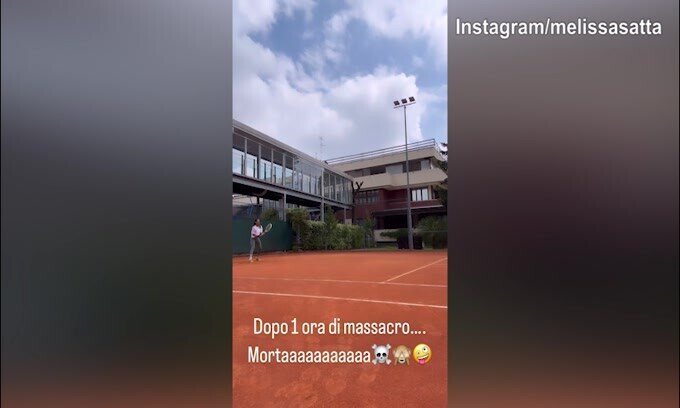 Tennis, Melissa Satta "distrutta" dallo scambio infinito