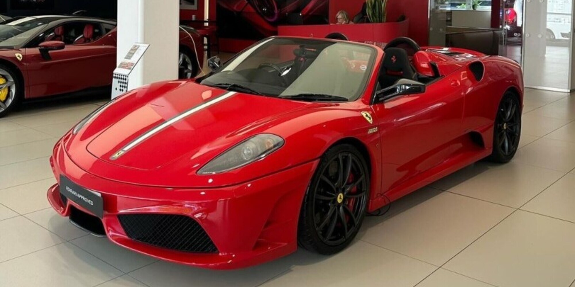 La Ferrari con l'iPod è in vendita: una rarità che vale oltre 400mila euro