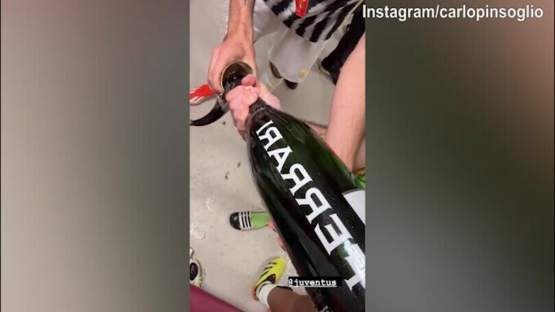Coppa Italia Juve, Pinsoglio show tra canti e Champagne