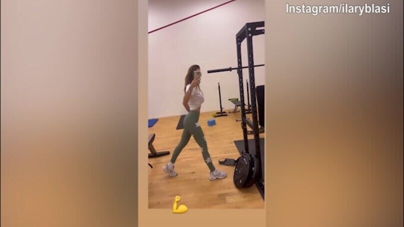 Domenica mattina, lavoro in palestra per Ilary Blasi