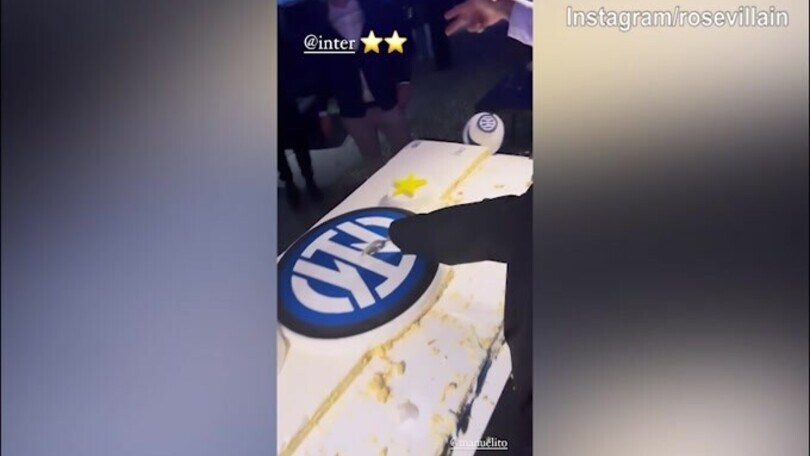 Festa Inter al Castello Sforzesco: il taglio della torta è di...Rose Villain