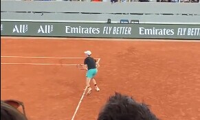 Sinner al Roland Garros: ecco il suono dei suoi colpi!