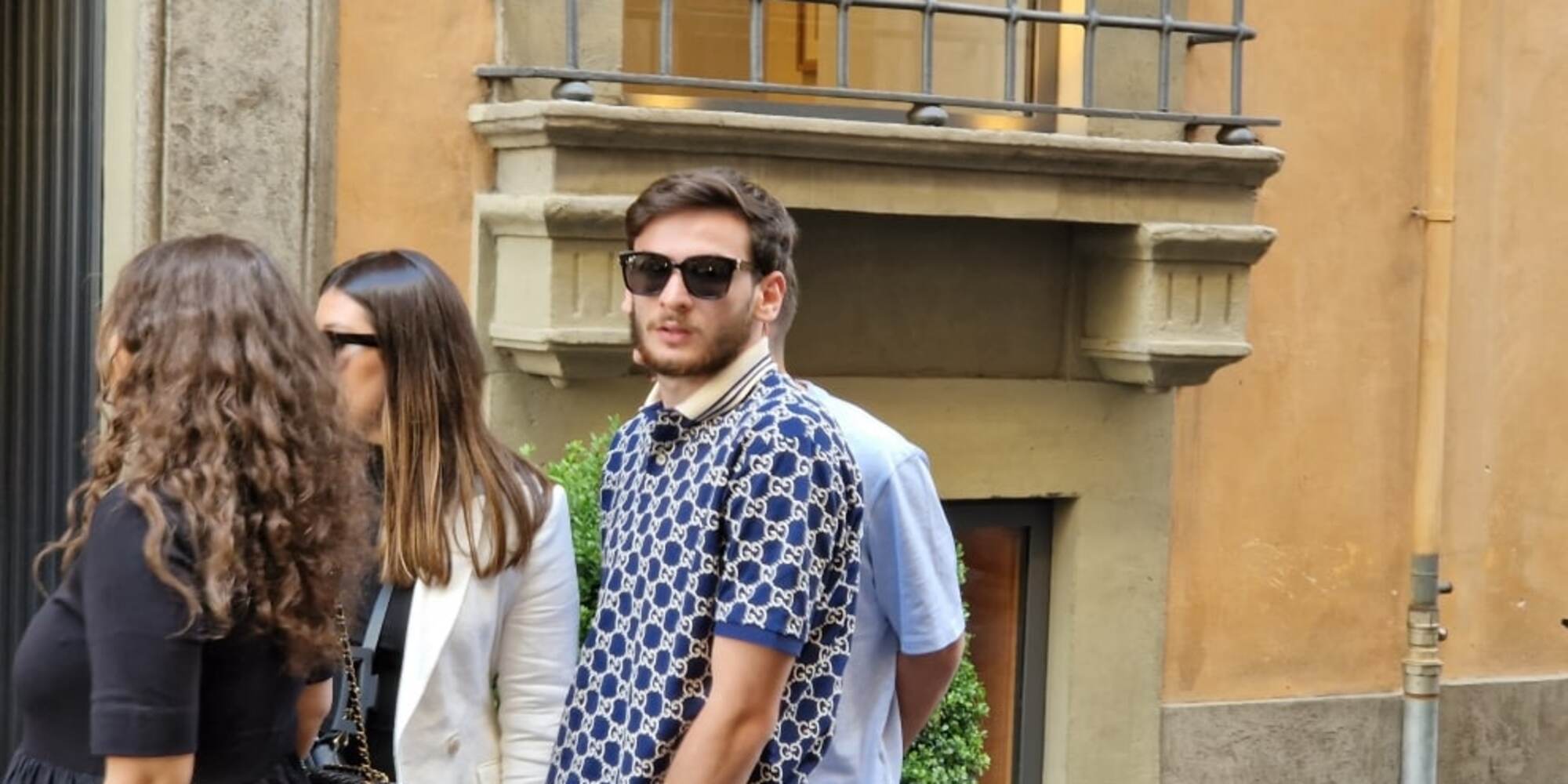 Piazza di Siena: alla sfilata del Polo c'è Kvaratskhelia, tripudio tifoso tra selfie e autografi