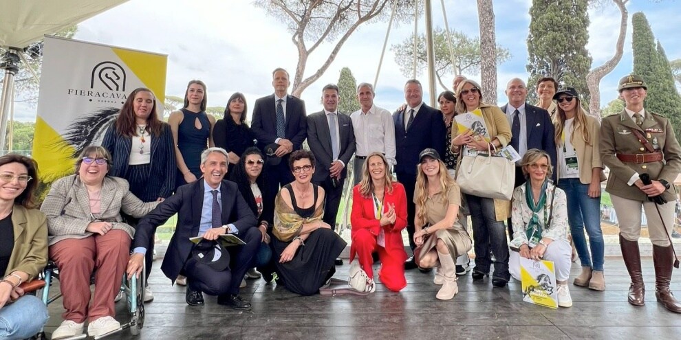 Piazza di Siena, svelato il nuovo logo di Fiera Cavalli