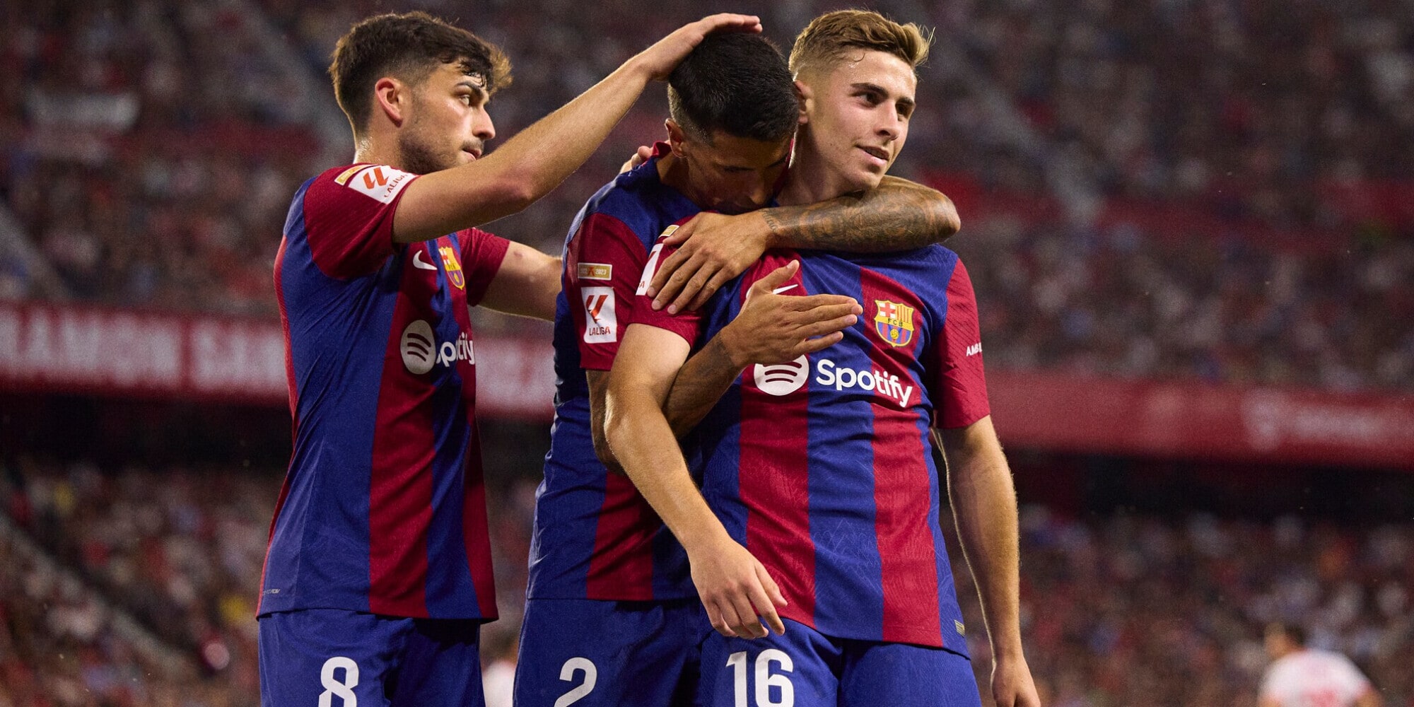 Xavi saluta con una vittoria: Siviglia ko. Il Barça chiude a -10 dal Real