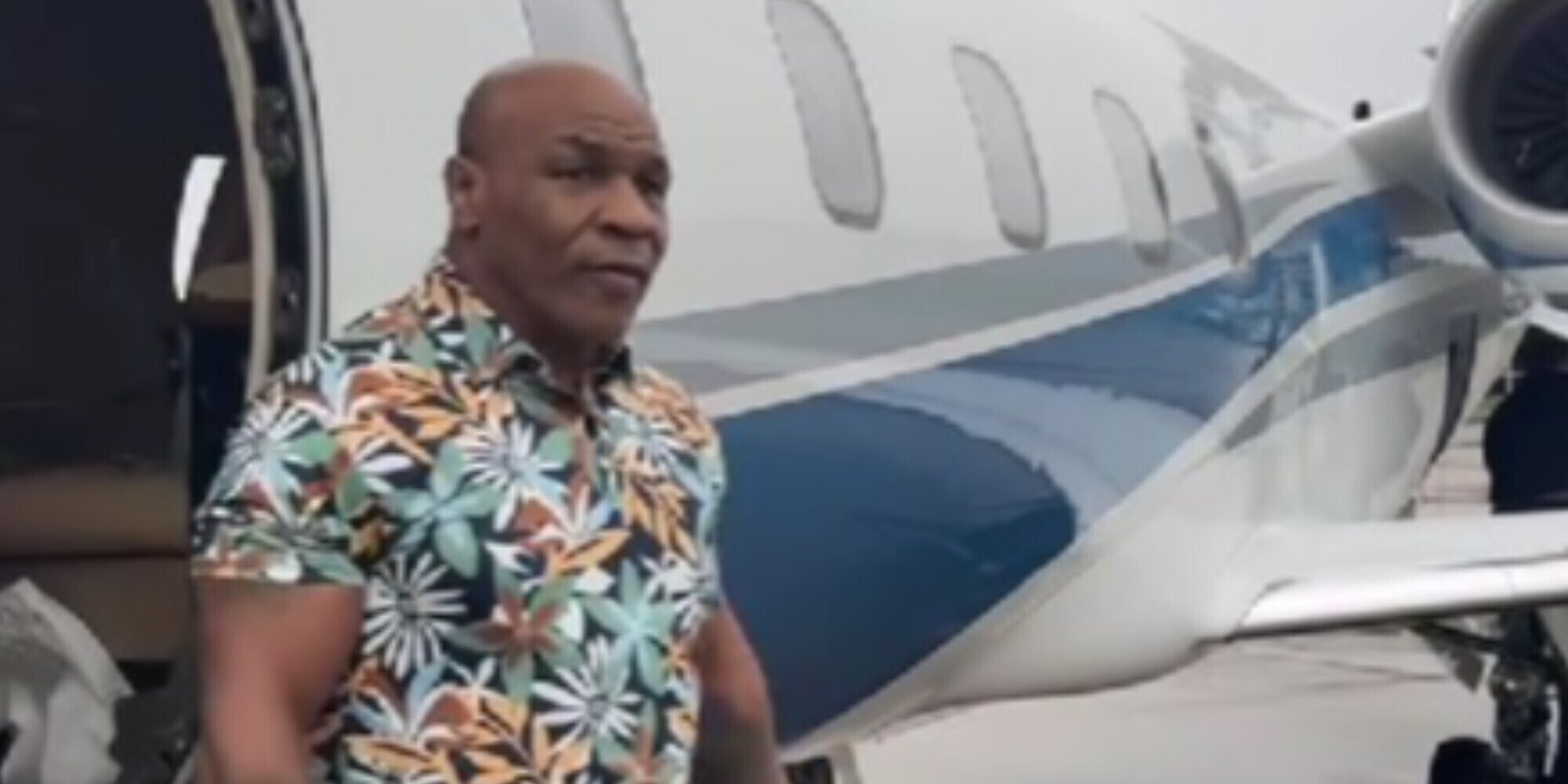 Mike Tyson, malore in aereo a due mesi dal match con Jake Paul