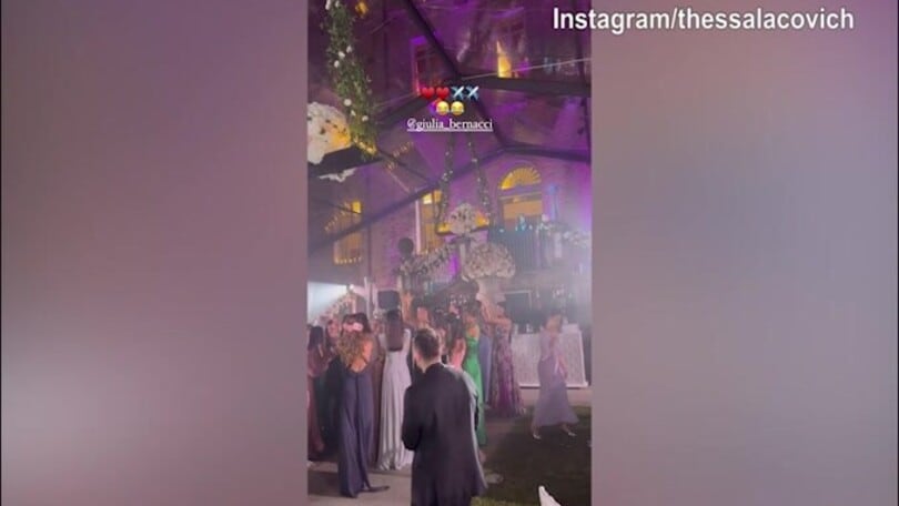 Matrimonio Rugani-Persico, il lancio del bouqet finisce tra le mani di..lady Fagioli
