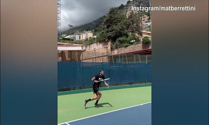 Tennis, Berrettini ha voglia di tornare: campo e poi sole in piscina