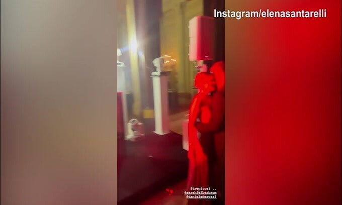 Santarelli e Corradi, festa per l'anniversario: De Rossi e lady scatenati