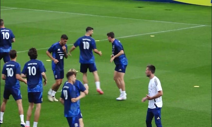 Nazionale a Coverciano: tutti in campo con la maglia n°10