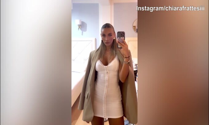 Chiara e Davide Frattesi insieme a Forte dei Marmi