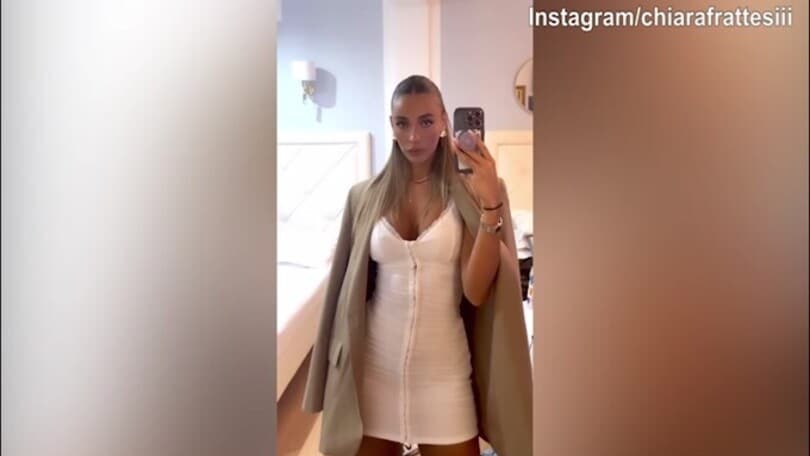 Chiara e Davide Frattesi insieme a Forte dei Marmi