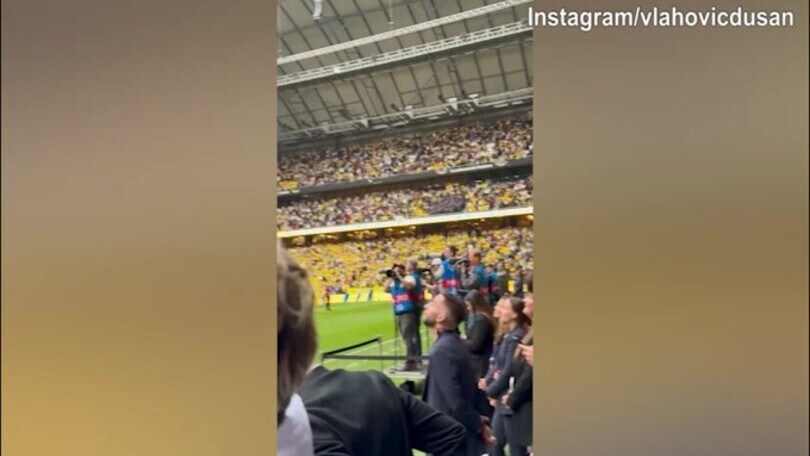 Ibra-Vlahovic, abbracci e risate nello spogliatoio