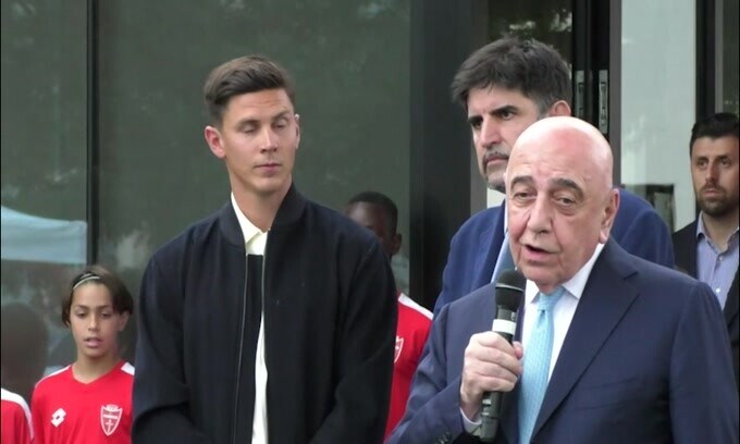 Galliani annuncia: "Nesta è il nuovo allenatore"