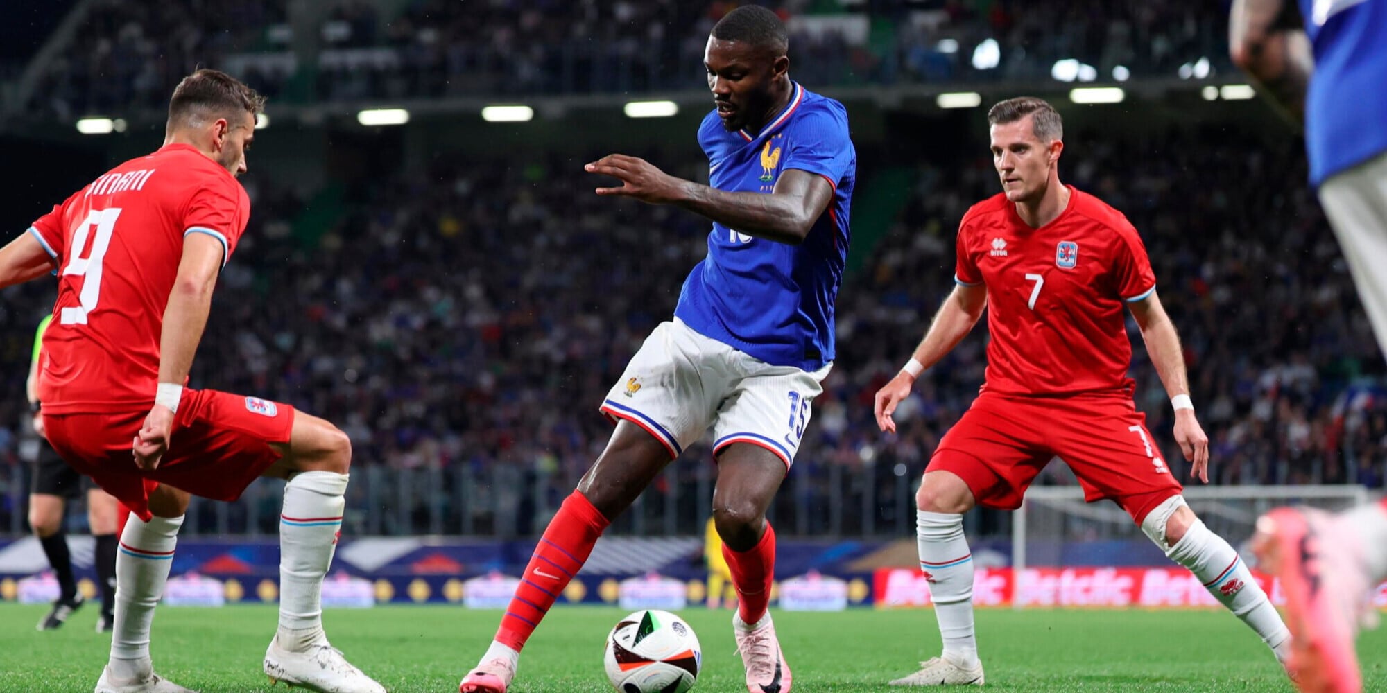 Thuram sferza Francia e Italia: "Il razzismo problema comune, l'abbiamo visto"