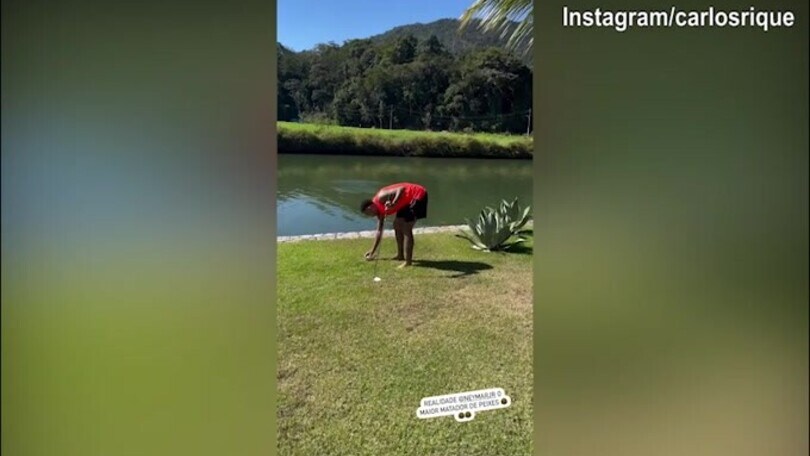 Neymar, che colpo a golf!