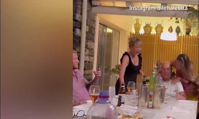 Diletta Leotta festeggia il compleanno del papà con Karius