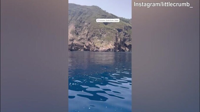 Elisabetta Canalis è in Italia: giro sulle Isole Eolie