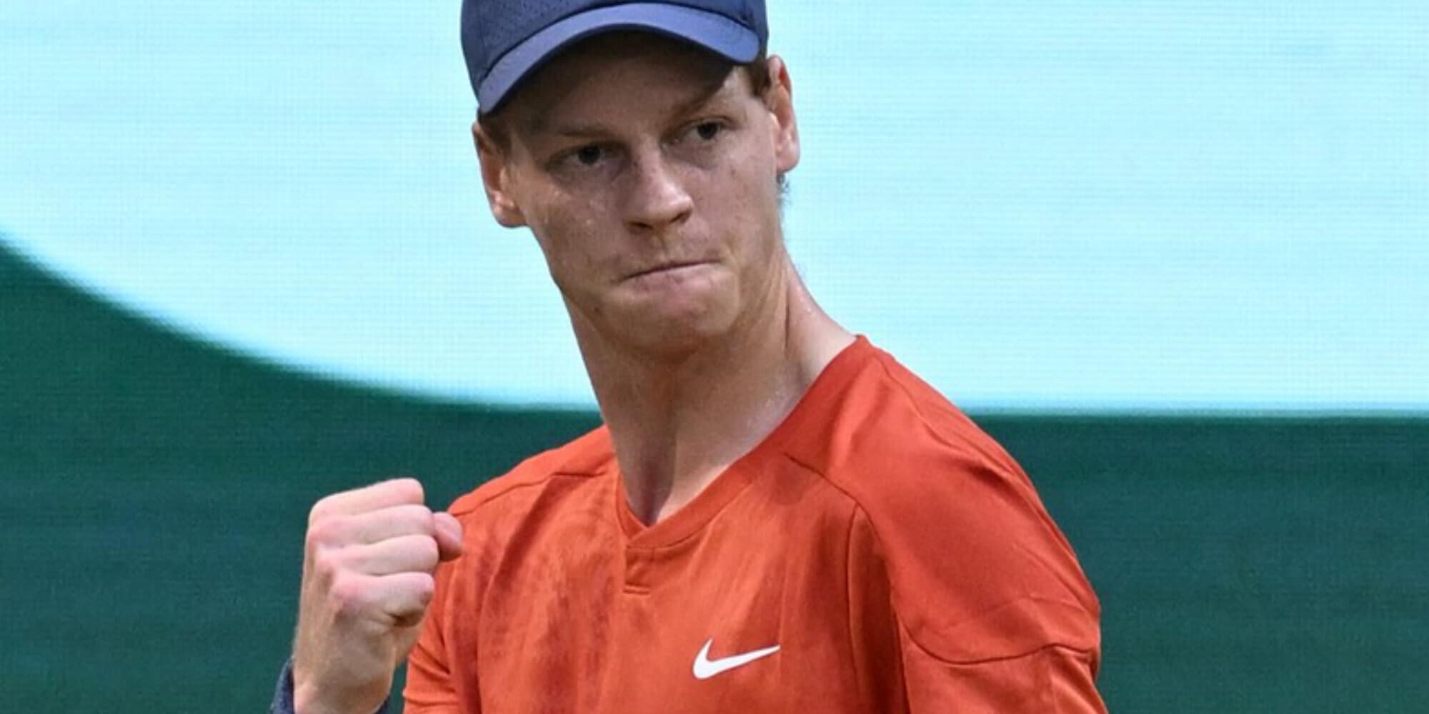 Sinner più forte di un enorme Struff padrone di casa: è semifinale a Halle!