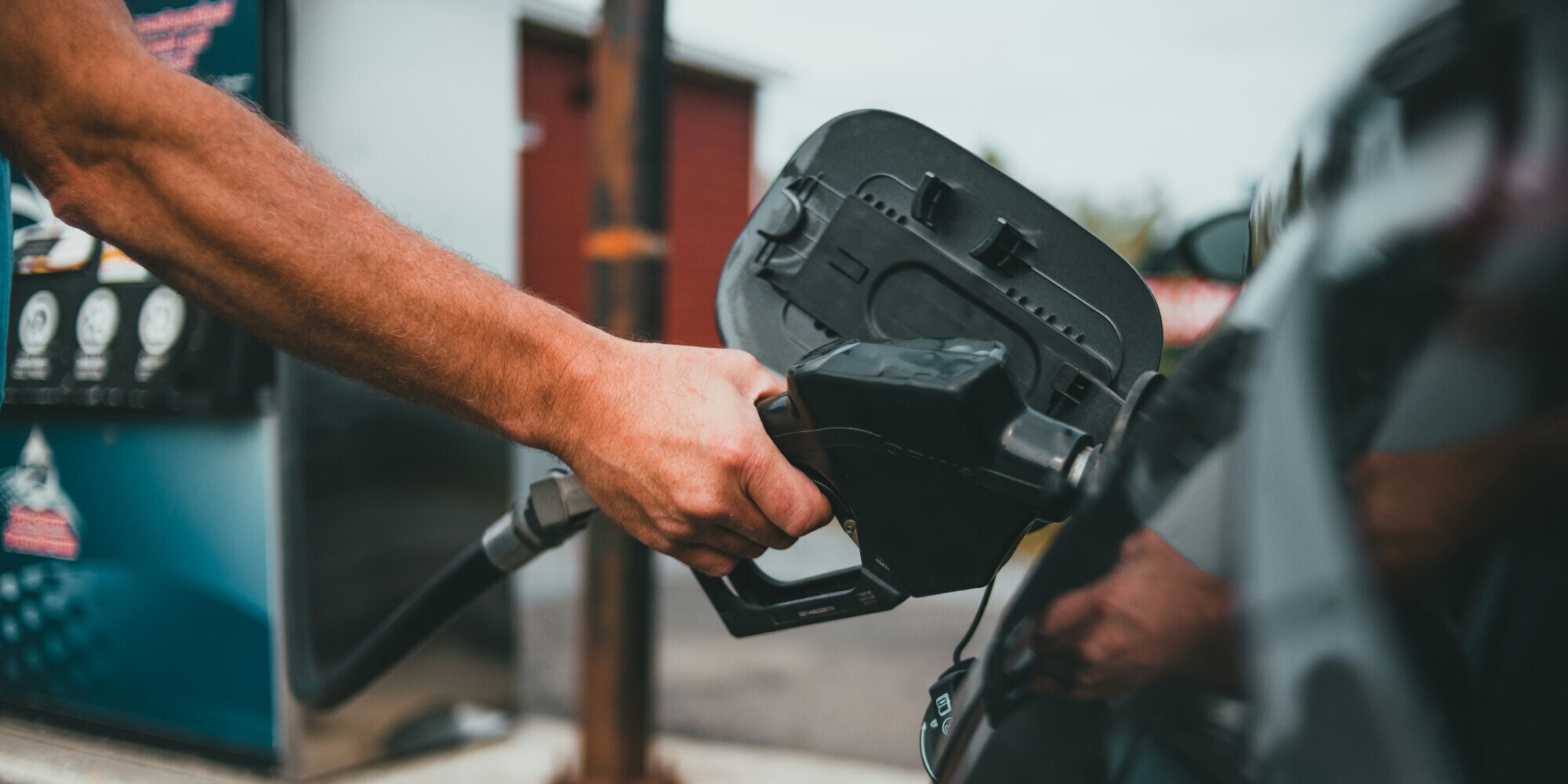 Carburante, prezzi ancora in aumento: quanto costano benzina e Diesel