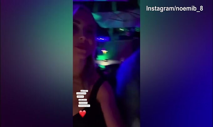 Totti e Noemi cantano: "Quanto sei bella Roma..."