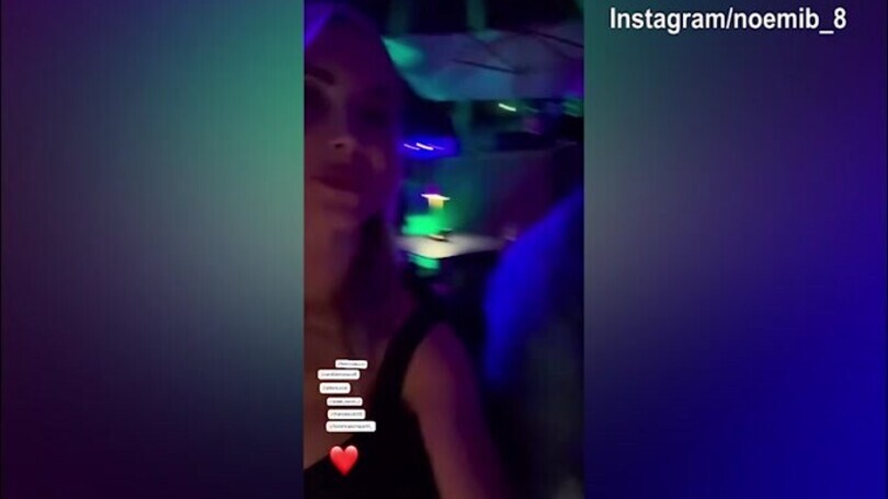 Totti e Noemi cantano: "Quanto sei bella Roma..."