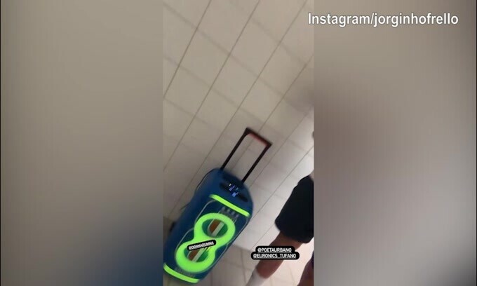 Italia, Jorginho e Donnarumma cantanti per una notte...