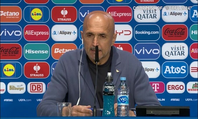 Spalletti: "Kvaratskhelia? È un giocatore top"
