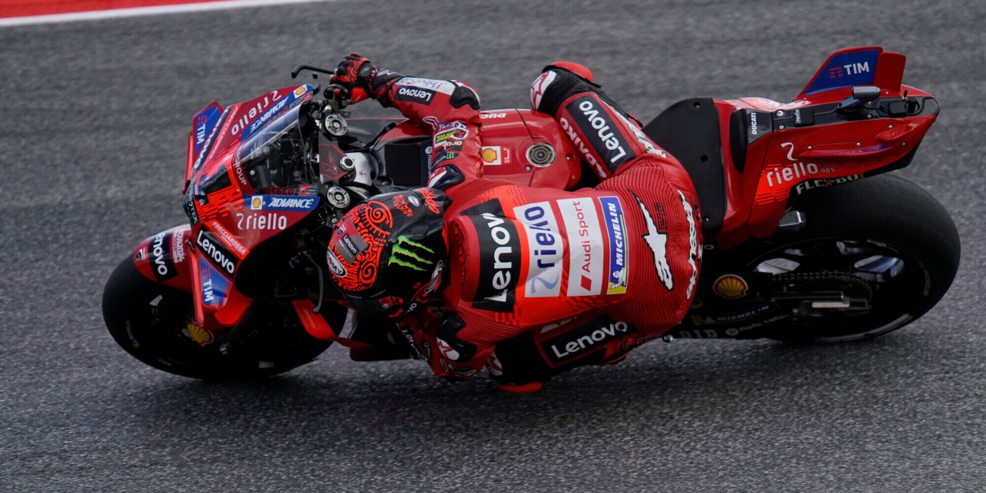 Bagnaia domina la gara di Assen: -10 da Martin! Marquez penalizzato: il motivo