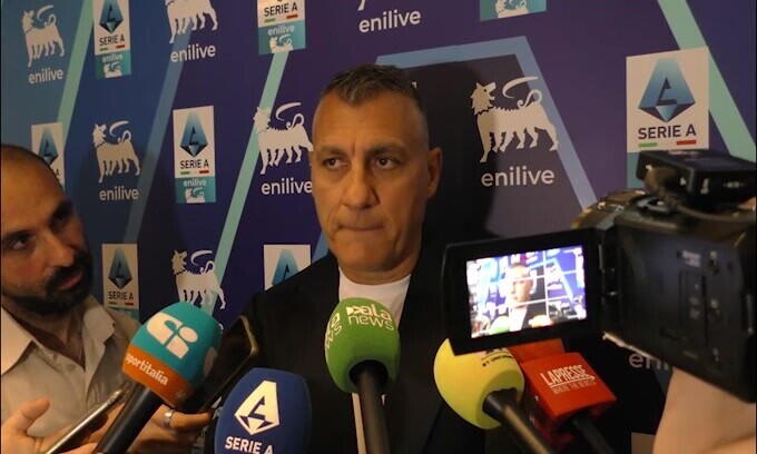 Vieri: "Inter, l'obiettivo è vincere tutto. Il Napoli lotterà per lo Scudetto"
