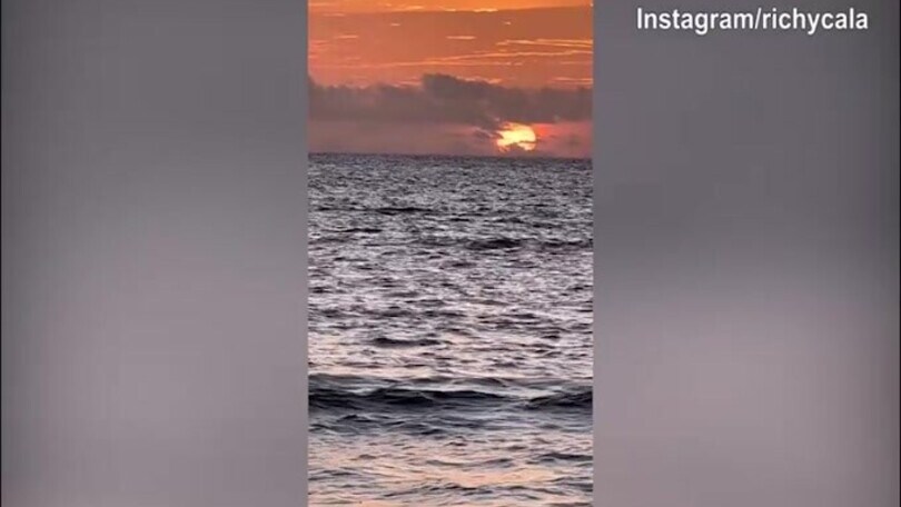 In attesa del futuro, Calafiori si gode uno spettacolare tramonto