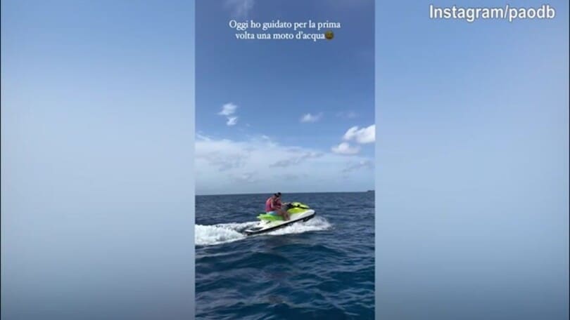 Raoul Bellanova in sella alla moto d'acqua con Paola Di Benedetto