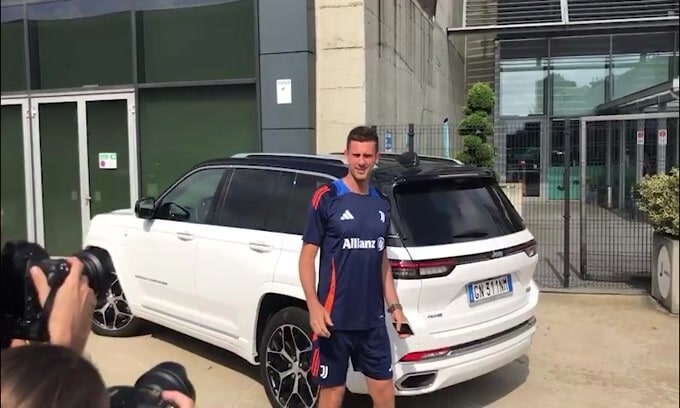 Folla in delirio per Motta. I tifosi: "Portaci lo Scudetto"