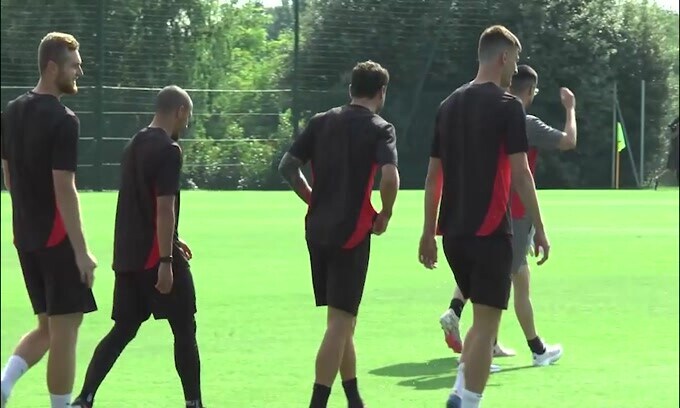 Milan, primo allenamento stagionale sotto lo sguardo di Ibra e le indicazioni di Fonseca