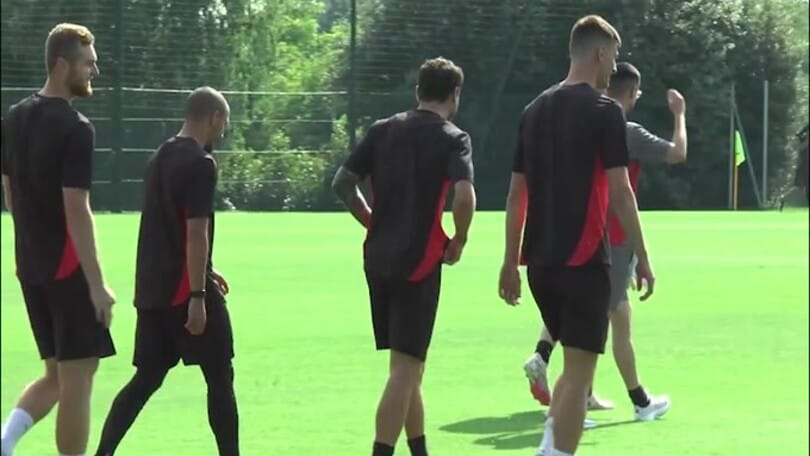 Milan, primo allenamento stagionale sotto lo sguardo di Ibra e le indicazioni di Fonseca