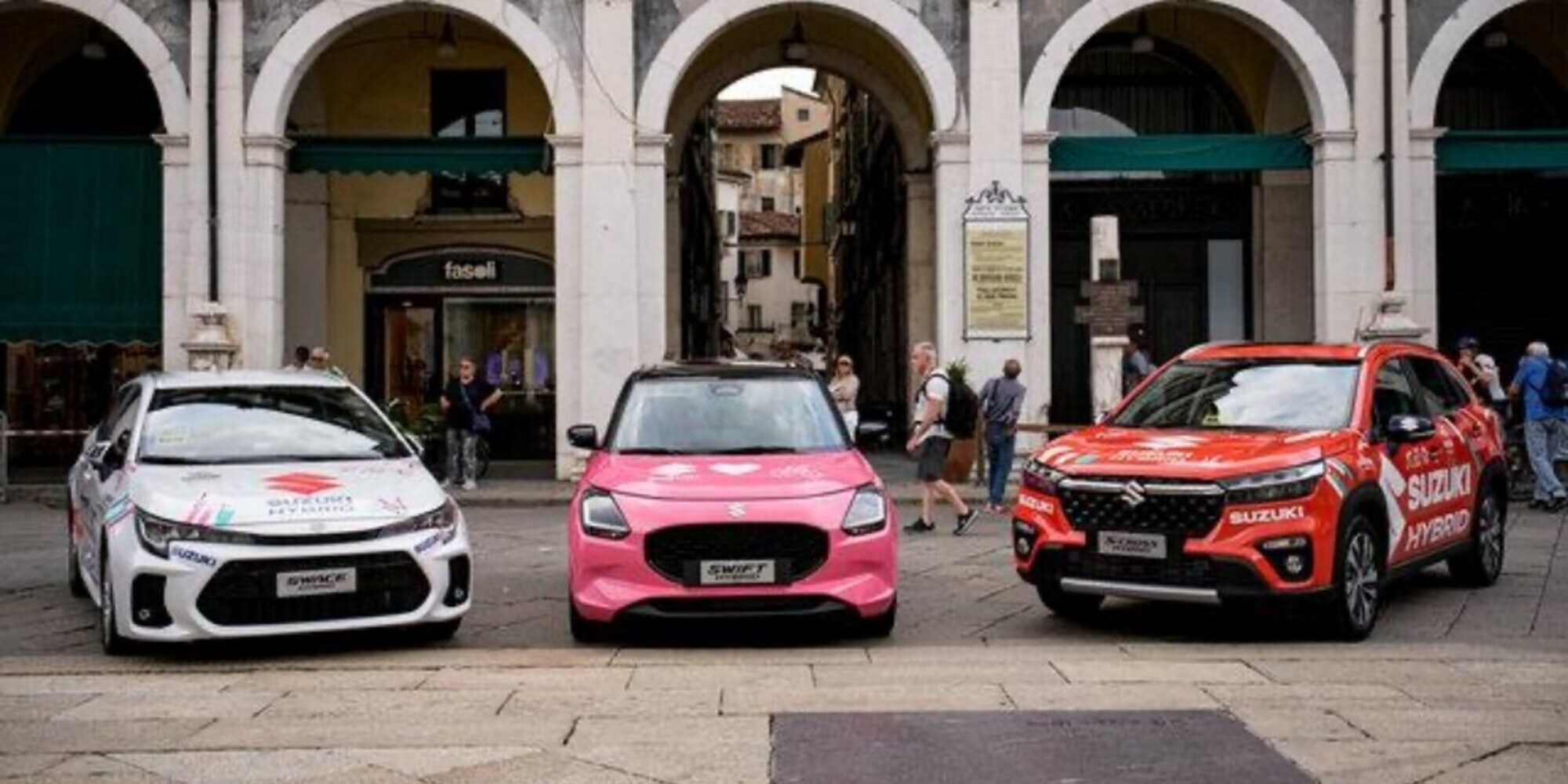 Il Giro d'Italia Women ha scelto come Auto Suzuki e la sua flotta 100% hybrid